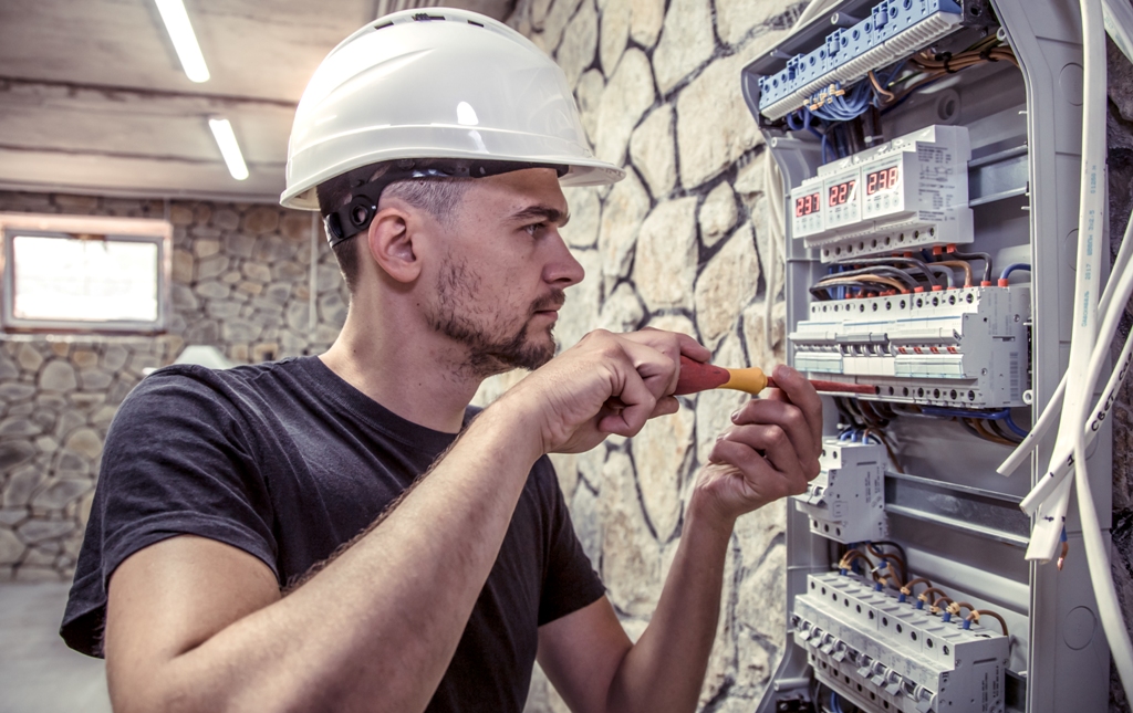 Common Electrical Problems You Should Know 12 Common Electrical Problems You Should Know