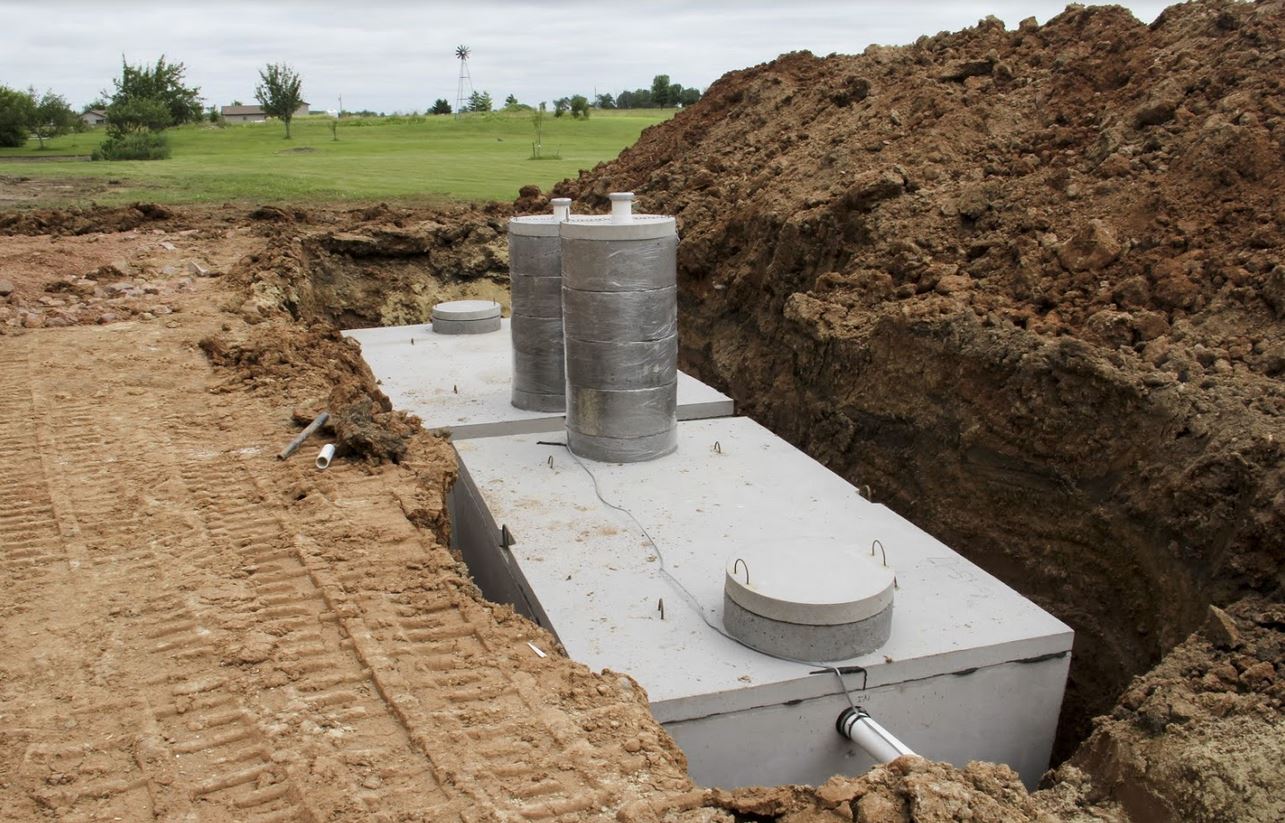 HOW SEPTIC TANK SHOULD BE CONSTRUCTED?